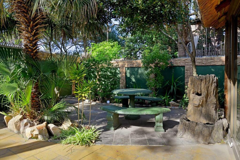 Mawethu Peaceful Garden With Covered Pool And Braai Area 开普敦 外观 照片