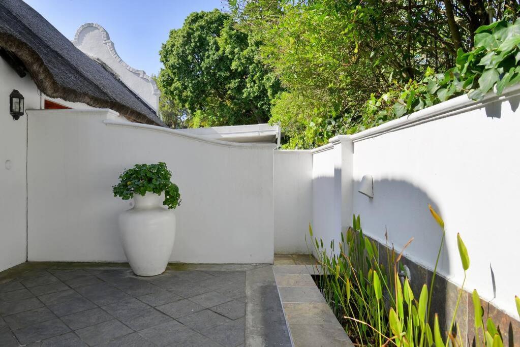 Mawethu Peaceful Garden With Covered Pool And Braai Area 开普敦 外观 照片
